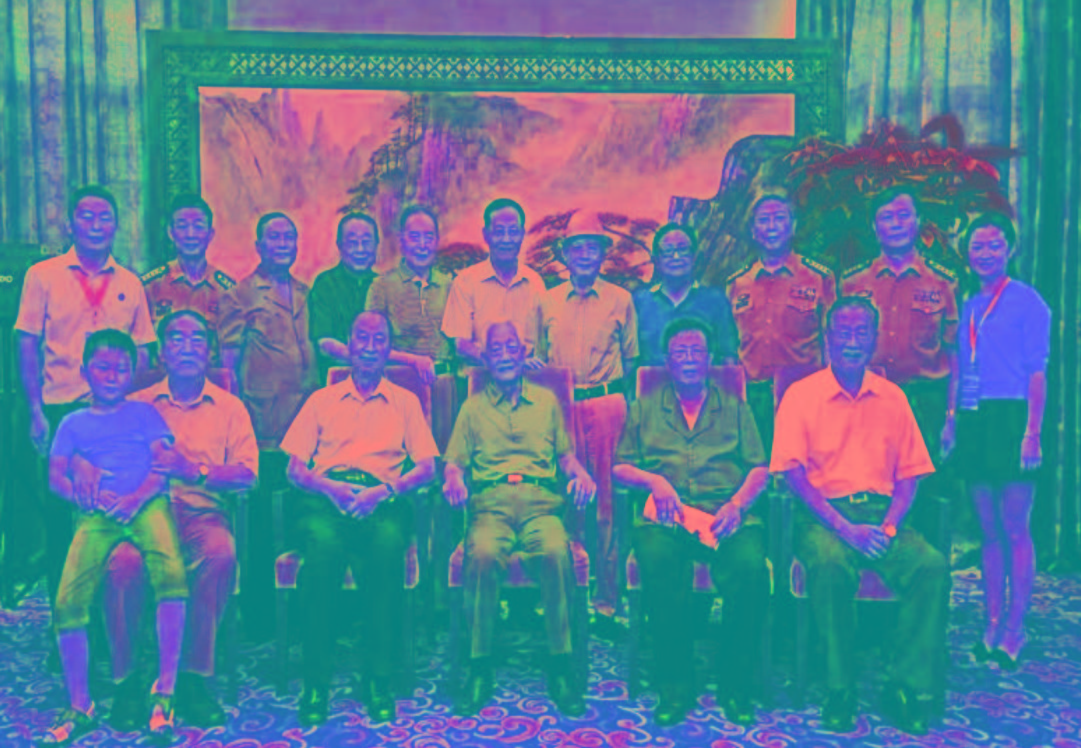 安徽省委原書記盧榮景、原省長孟富林、原南京軍區(qū)政委方祖岐上將合影留念